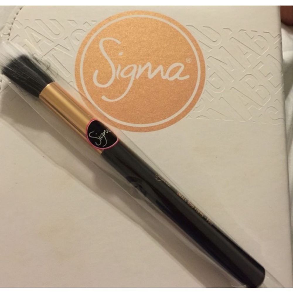 NEW Sigma F55 Small Duo Fibre makeup brush